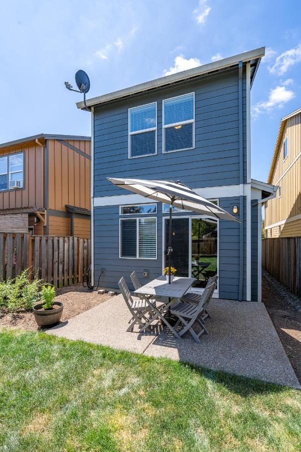 Modern Home, Four Bedrooms, King Beds Tigard Exterior photo