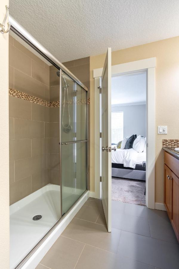 Modern Home, Four Bedrooms, King Beds Tigard Exterior photo